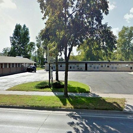 Budget Inn Long Prairie Exterior photo