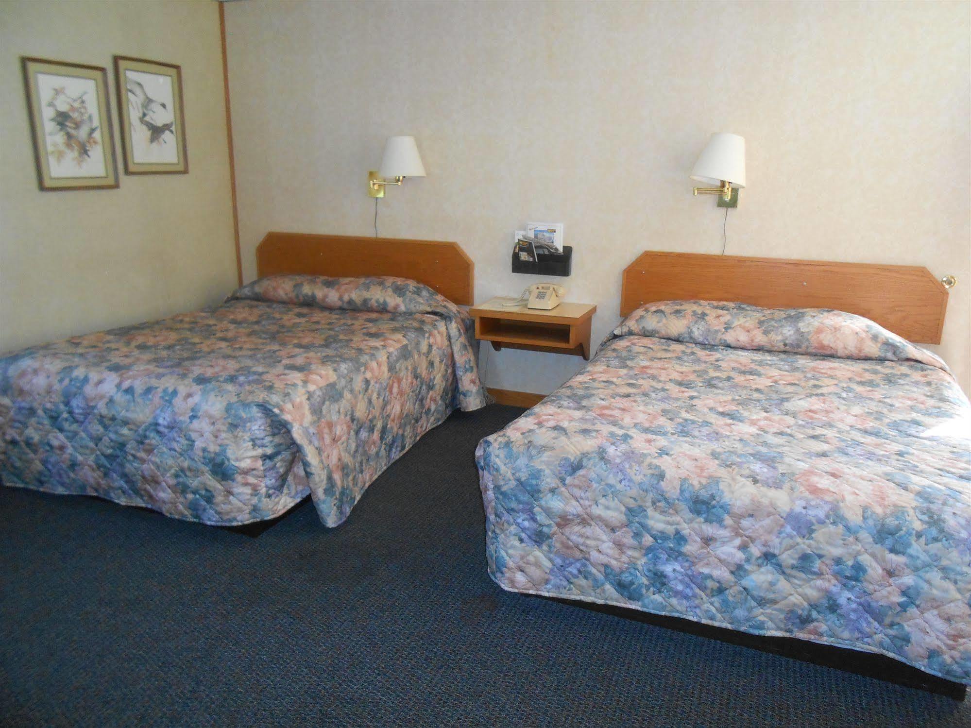 Budget Inn Long Prairie Exterior photo